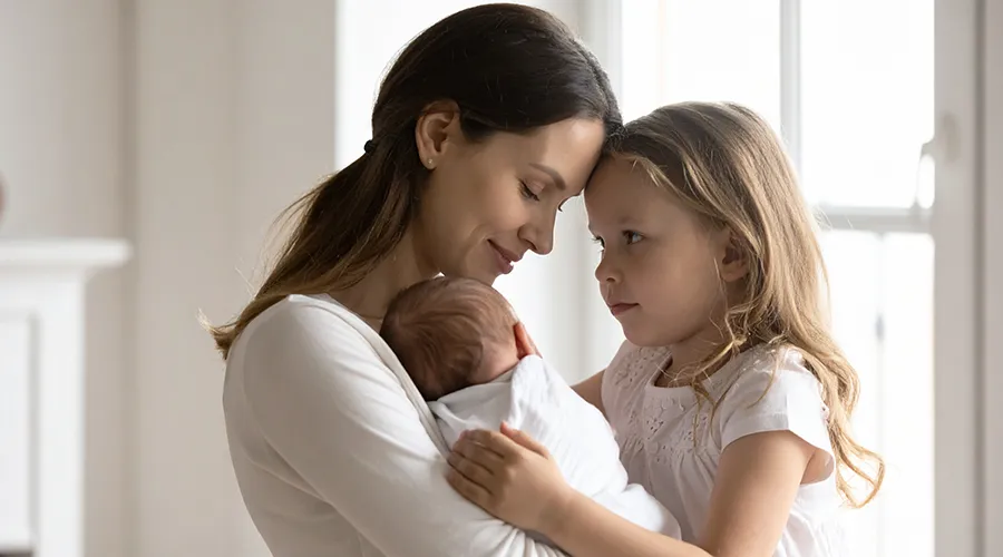 Okul Öncesi Çocuklarda Kardeş Kıskançlığı Neden Olur Nasıl Yönetilir (1)